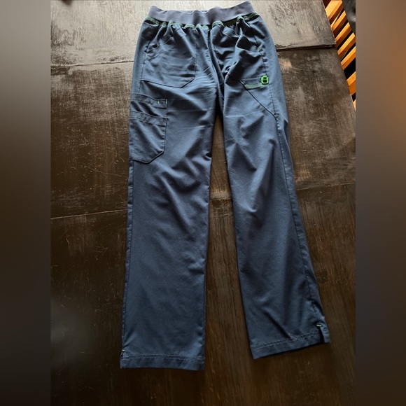 Carhartt size small scrubs - Picture 3 of 3